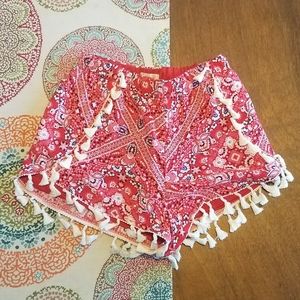 ⭐5 for $20⭐ Gianni Bini red paisley tassel shorts